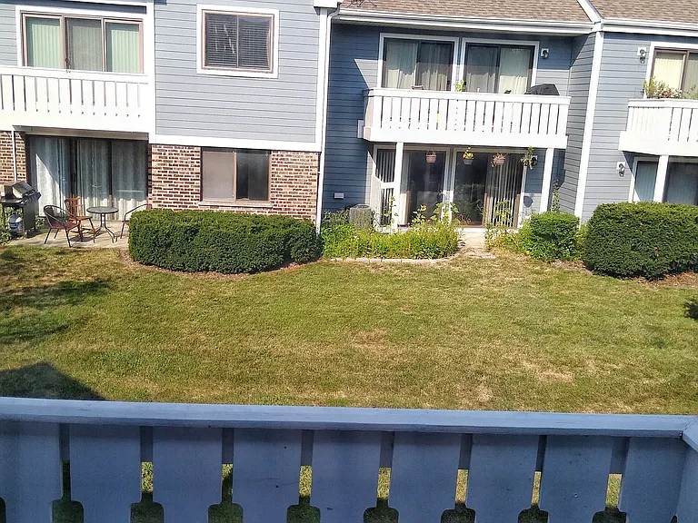 220 Oak Knoll Ct #B2 — Photo 17