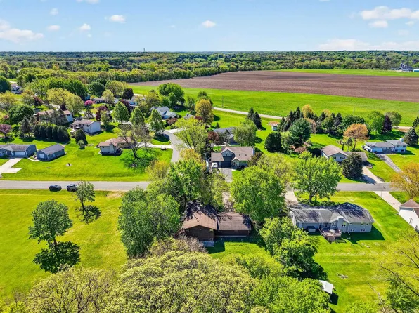 3848 Sunny Wood Dr, Deforest, WI 53532