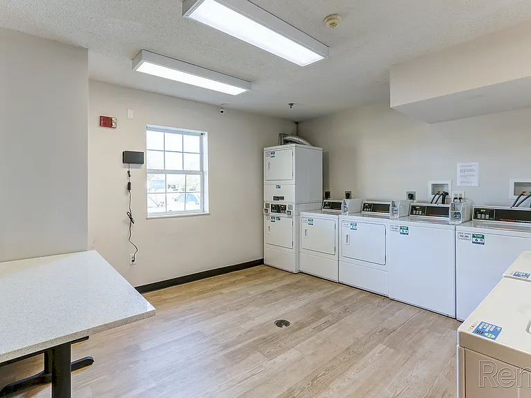 619 N Shore Dr #1 — Photo 35