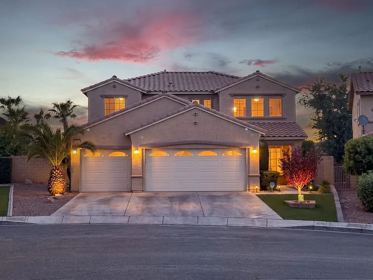 3025 Scenic Valley Way — Photo 1