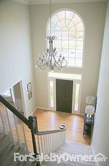 Entry
						:
						Charming sunfilled grand entry