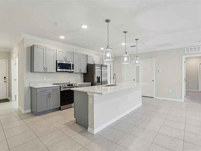 2410 Park Ave — Photo 9