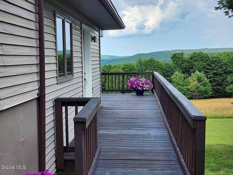 4th image of 48 E Hill Road