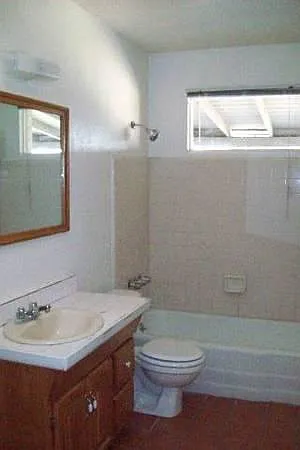 1018 W 12th Pl — Photo 6