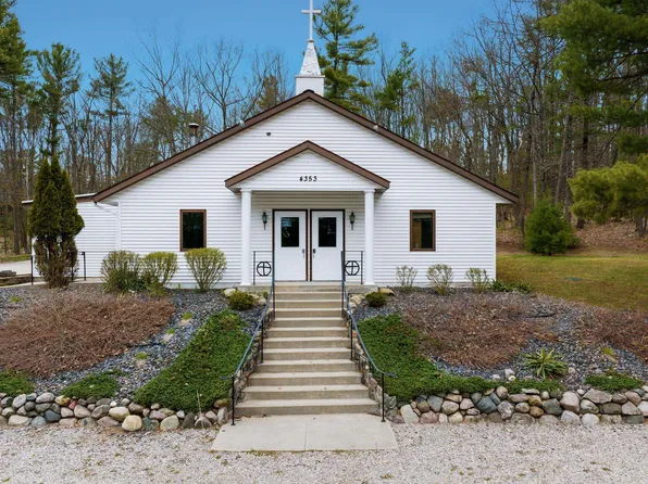 4353 N Spider Lake Rd, Traverse City, MI 49696