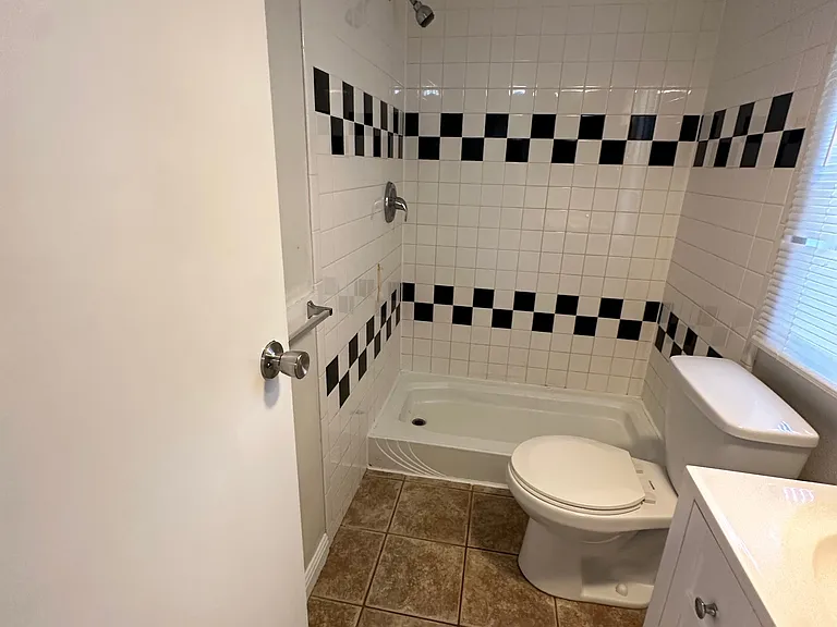 1102 Bluebonnet Dr — Photo 3