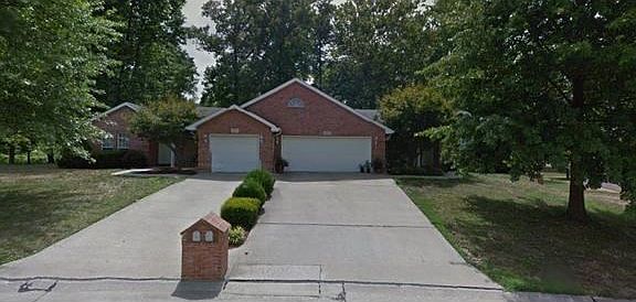 5th image of 909 Stonebridge Dr