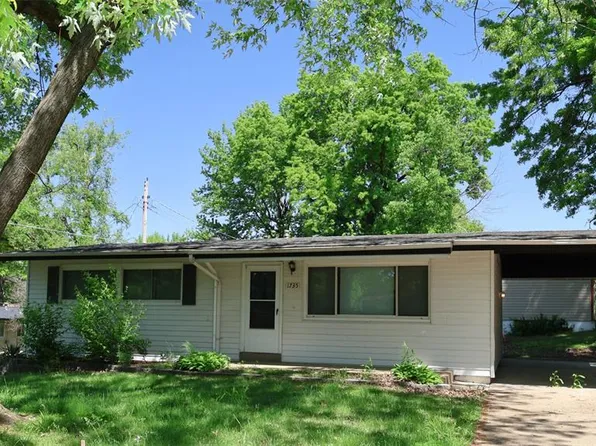1735 Emery Dr, Saint Louis, MO 63136