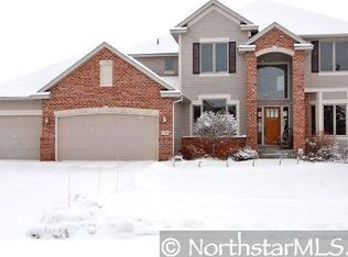 9848 Vagabond Ln N, Maple Grove, MN 55311