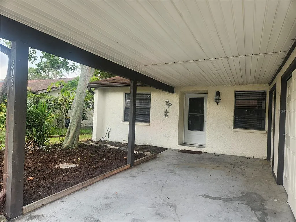 2 bed, 2.0 bath, 935 sqft, $1,650 — Photo 2