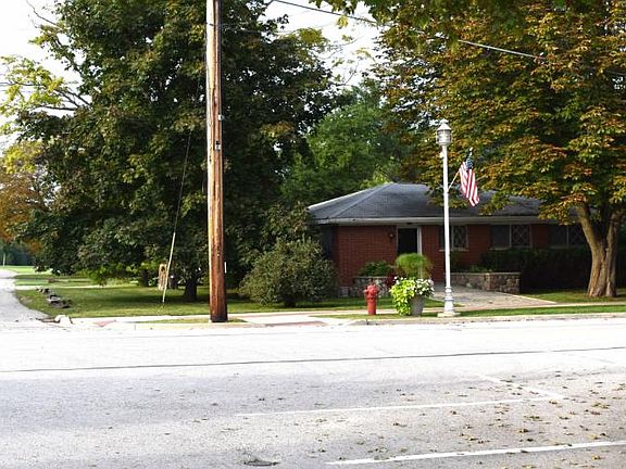 2nd image of 201 E Main St
