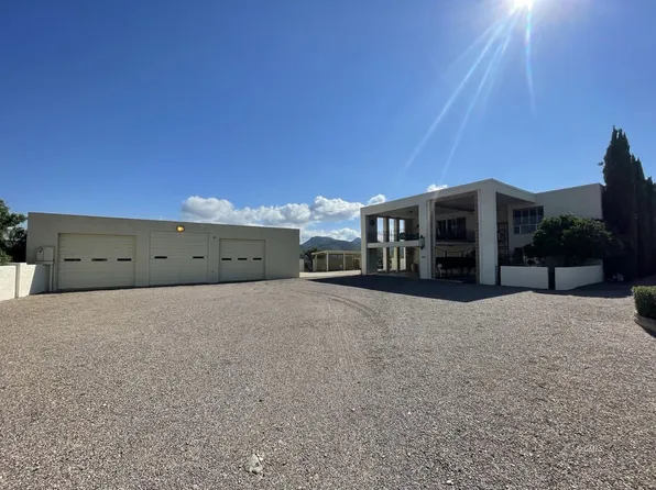 1052 W Estate Dr, Miami, AZ 85539