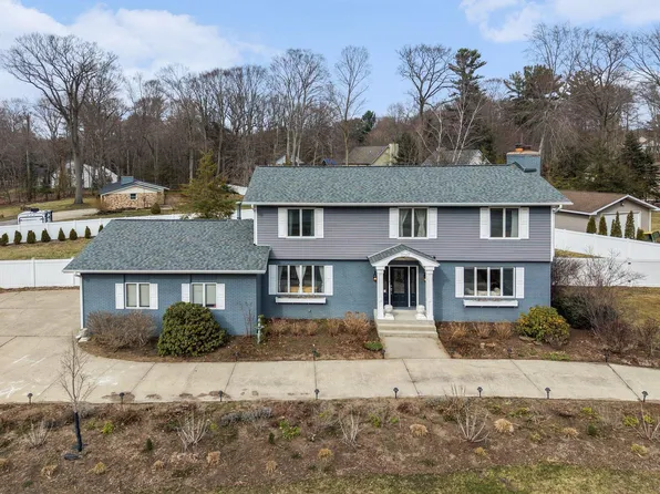 17317 Ferris St, Grand Haven, MI 49417