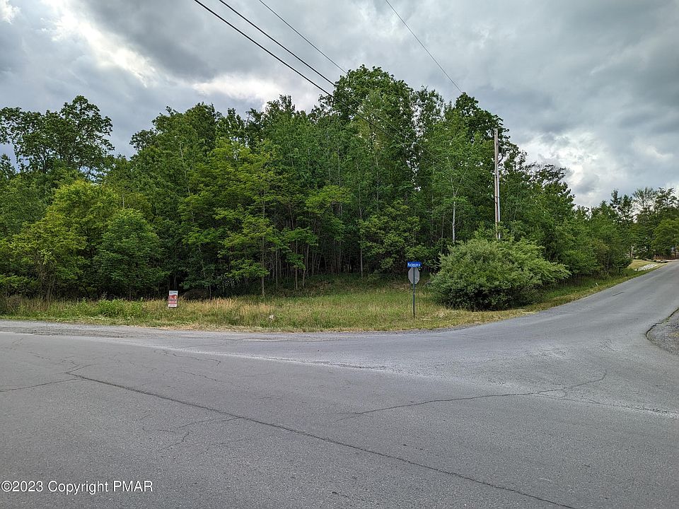 1st image of 21 Mackenzie Dr