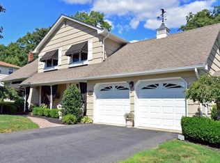 25 Stonehenge Dr, Ocean, NJ 07712