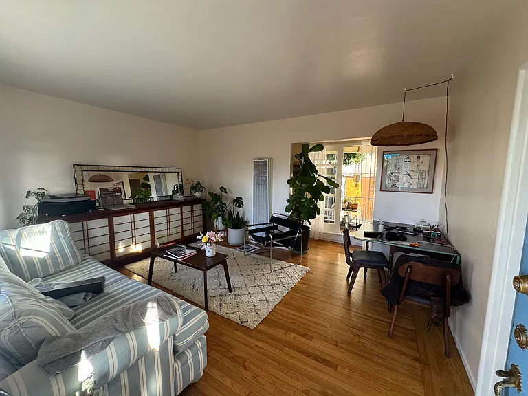 Current tenants" furniture (will not be there after they move).