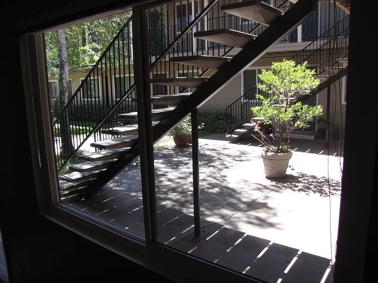 2520 S St #7 — Photo 5