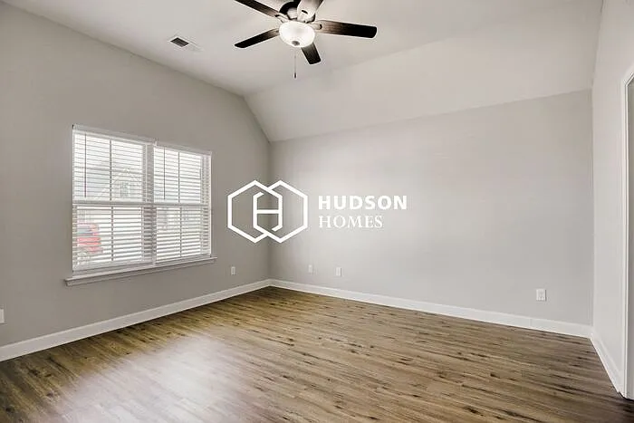 7902 Hemlock Dr — Photo 11