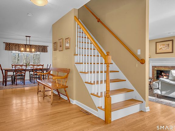 2nd image of 322 Willow Road