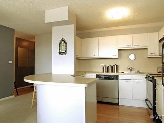 5th image of 2754 N Hampden Ct APT 1303