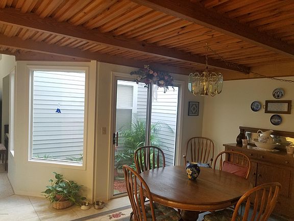 5th image of 933 Meadow View Dr APT C