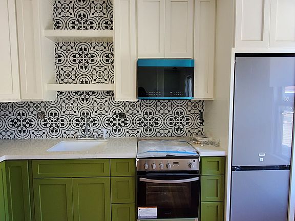 4th image of 1814 Osos St #B