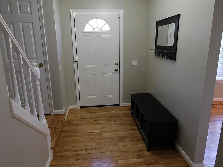 6055 Meyers Landing Ct — Photo 2