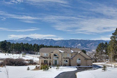 Updated stucco home in Higby Estates