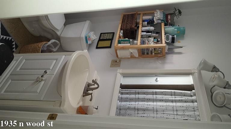 1st image of 1935 N Wood St #1826