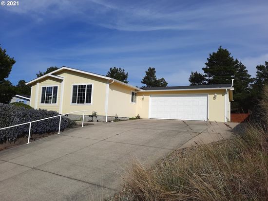 858 Wecoma Loop Florence Or 97439 Zillow