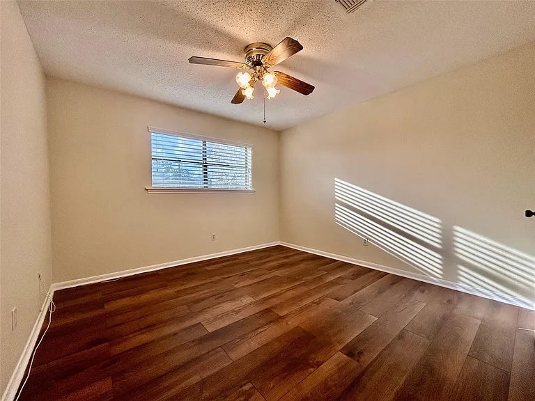 2456 Country Club Dr — Photo 27