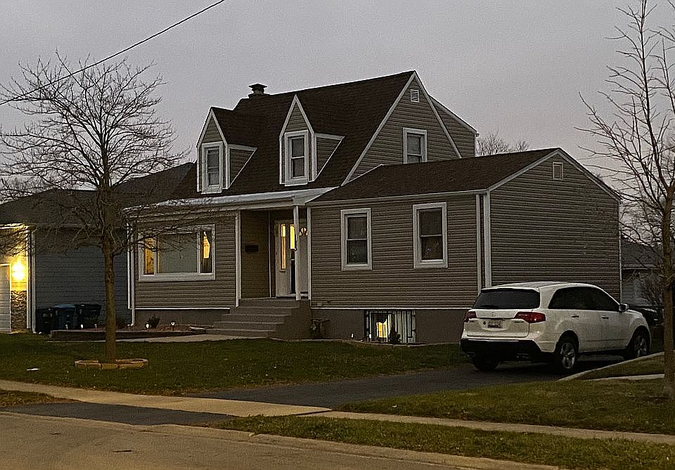 1st image of 123 S Caryl Ave