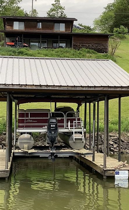 2nd image of 385 Tyler Dr