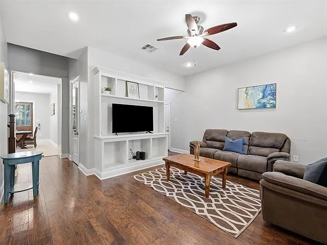 4261 Carlene — Photo 8