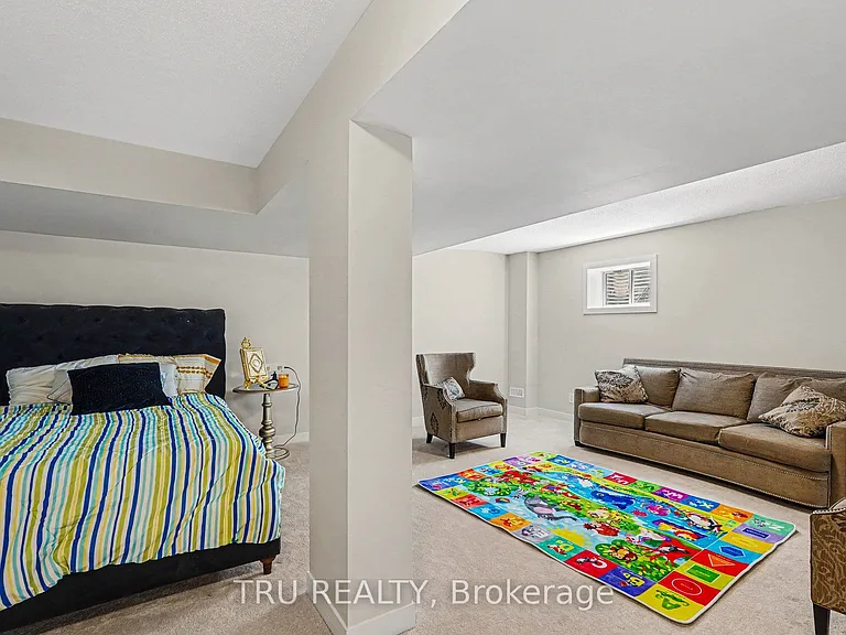 748 Eminence St — Photo 25