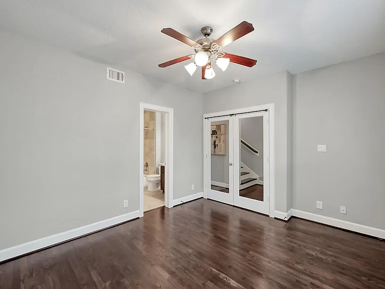351 W 26th St — Photo 39