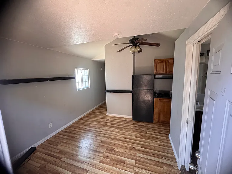 1341 E 4th St E — Photo 6