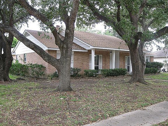 Corner Lot in Cul-de-sac
