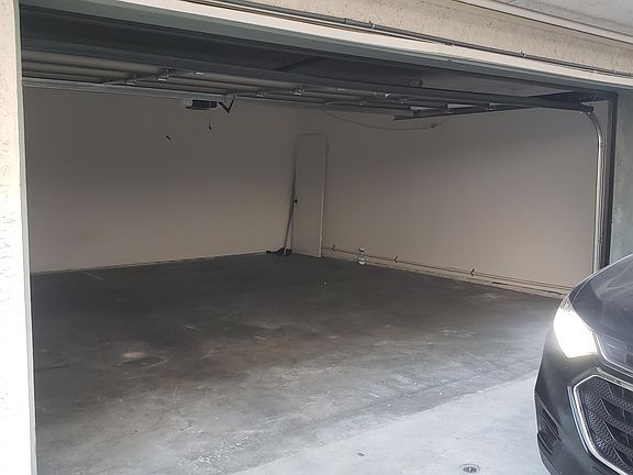 4th image of 8801 Cedros Ave