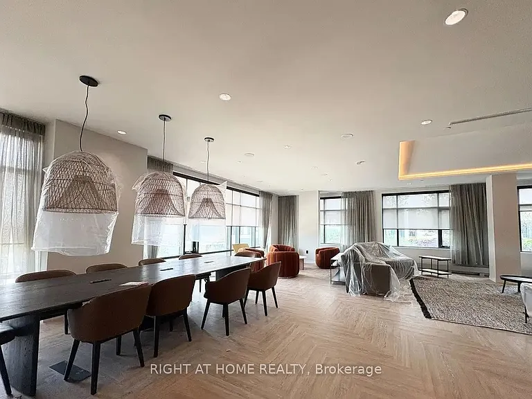 2495 Eglinton Ave W #1410 — Photo 21