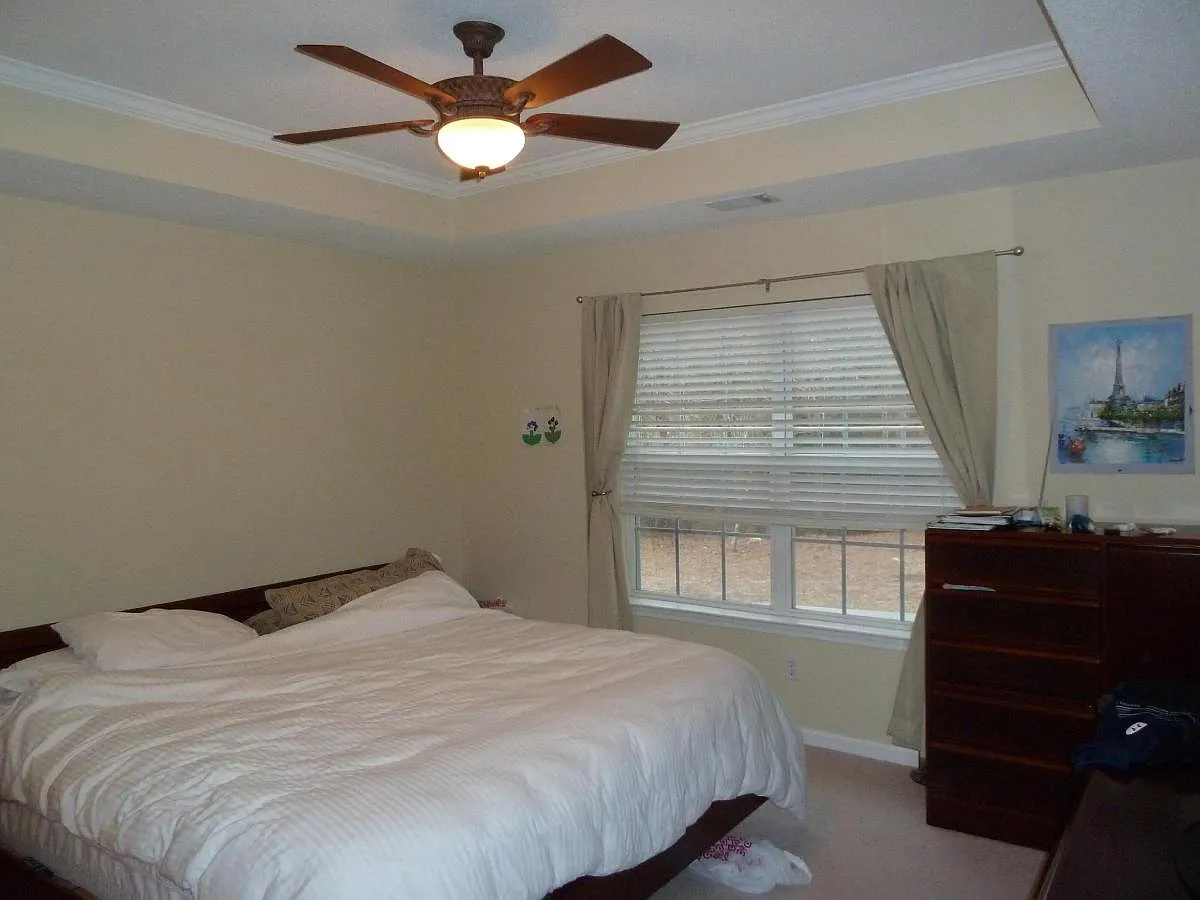 3 bed, 1953 sqft, $2,300 — Photo 4