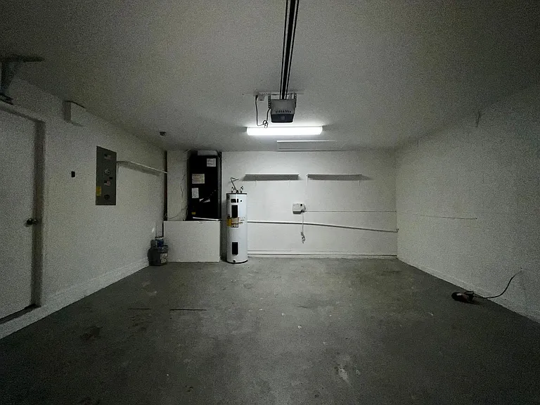 2620 Regency Oak Ln — Photo 35