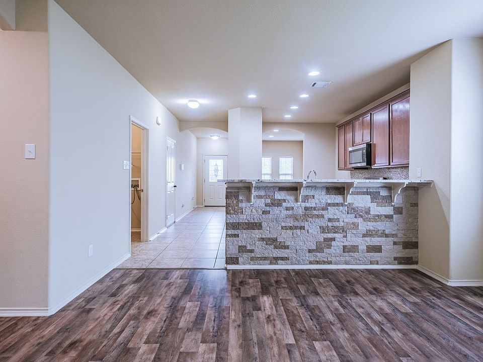 1st image of 1010 Hondo Ln