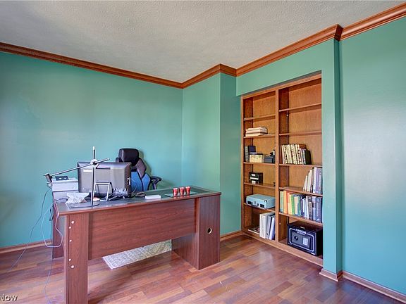 5th image of 17639 Lexington Ln