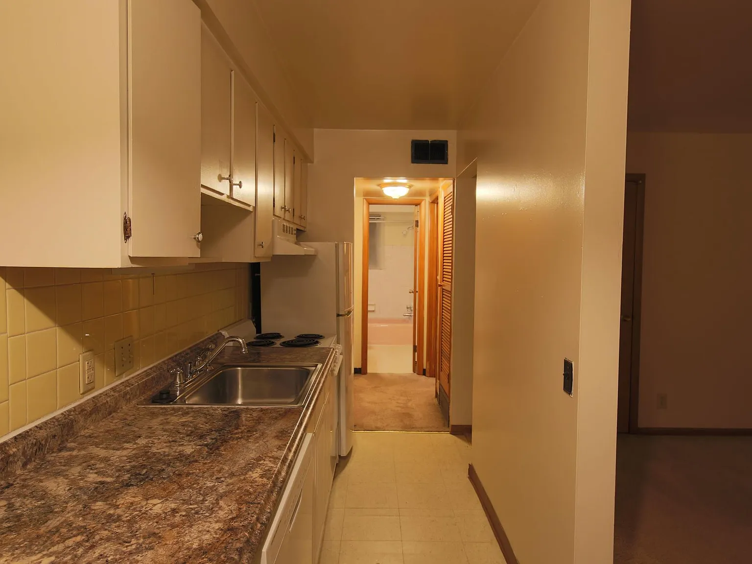 1 bed, 520 sqft, $800 — Photo 3