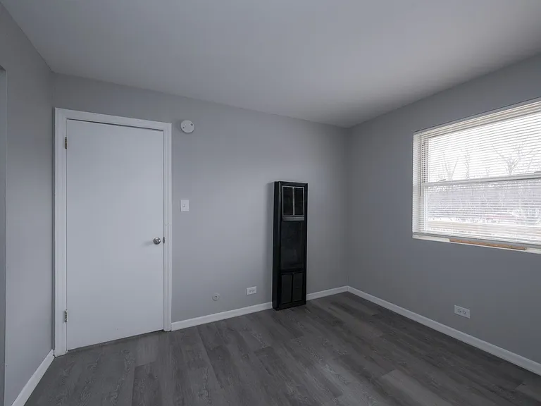 15311-02 Kilpatrick Ave — Photo 9