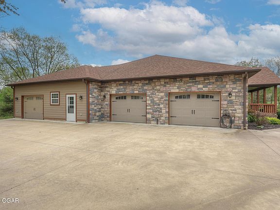 3rd image of 2855 N Regency Dr
