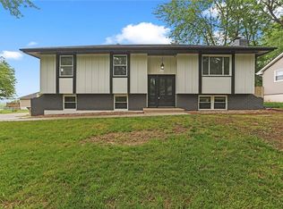 1515 SE Manor Pl, Blue Springs, MO 64014