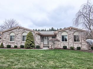 46476 Houghton Dr, Shelby Township, MI 48315