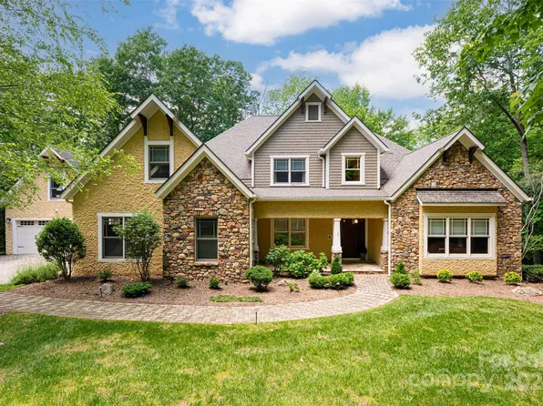 741 Wickhams Fancy Dr, Biltmore Lake, NC 28715